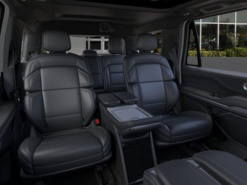new 2025 Lincoln Navigator car, priced at $104,542
