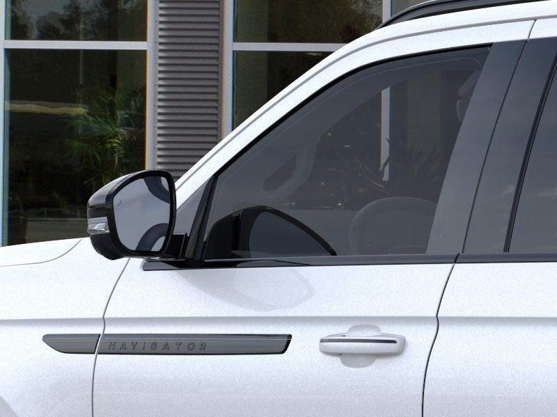 new 2025 Lincoln Navigator car, priced at $104,542