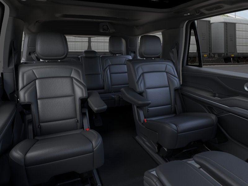 new 2025 Lincoln Navigator car, priced at $107,590