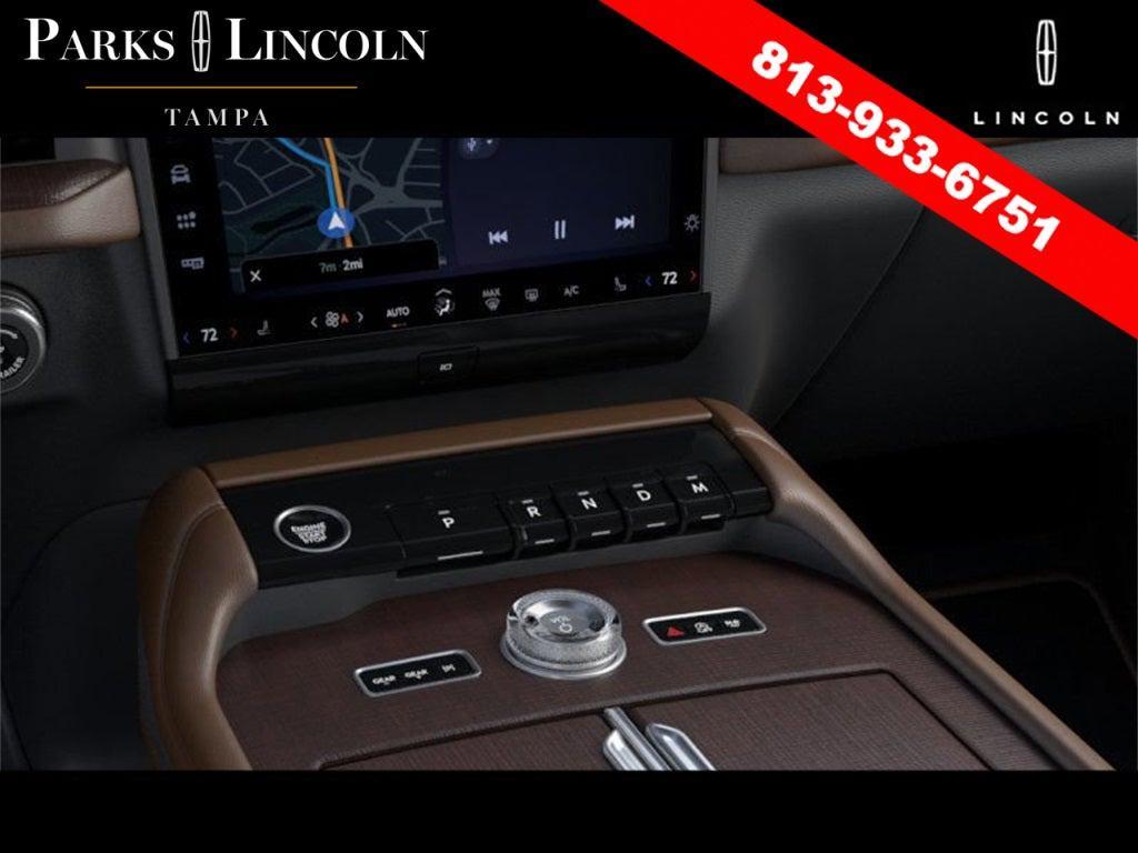 new 2025 Lincoln Navigator car, priced at $102,182