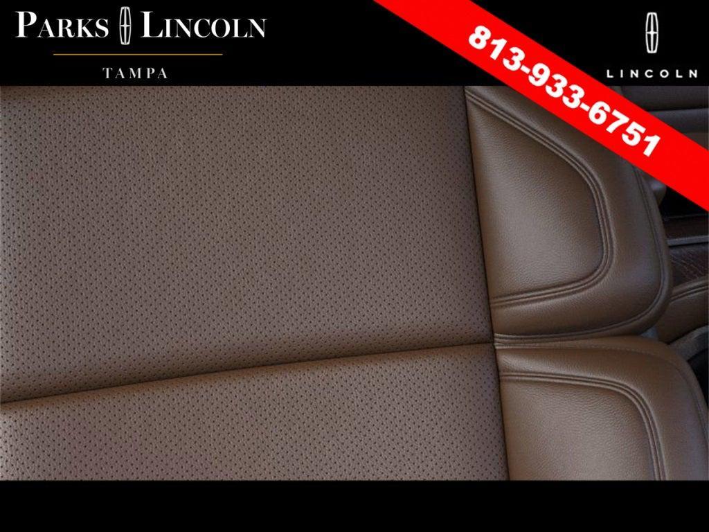 new 2025 Lincoln Navigator car, priced at $102,182