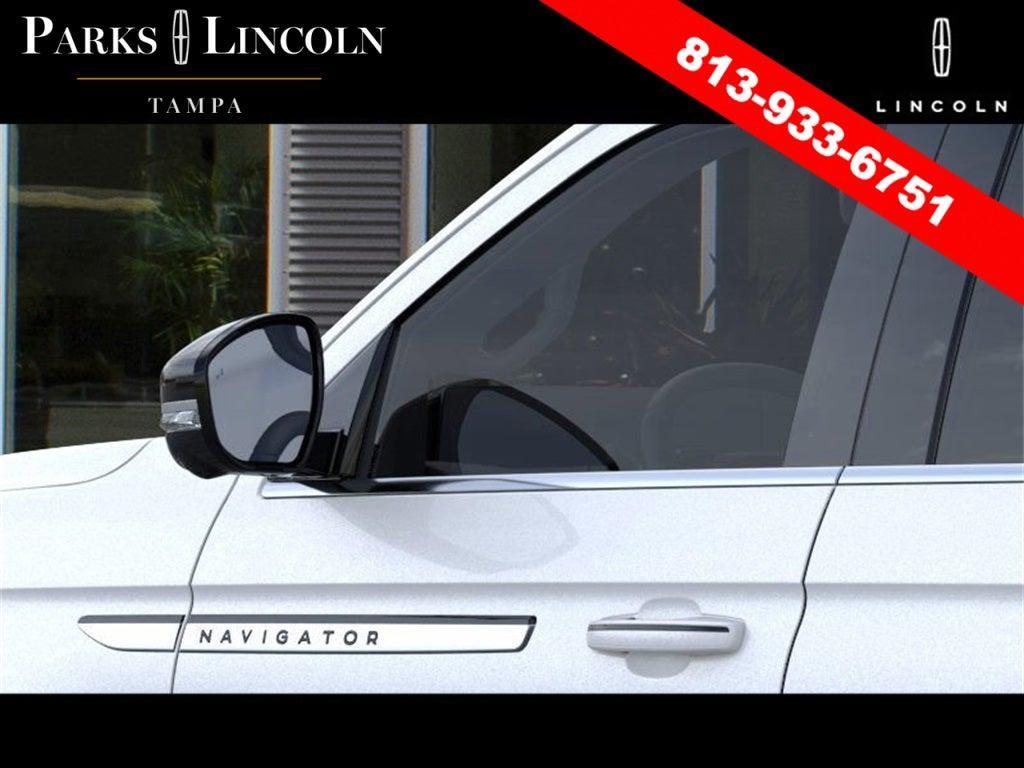 new 2025 Lincoln Navigator car, priced at $102,182