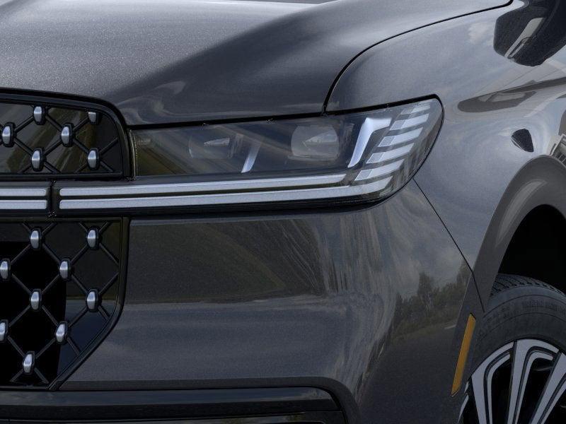 new 2025 Lincoln Navigator car, priced at $123,340