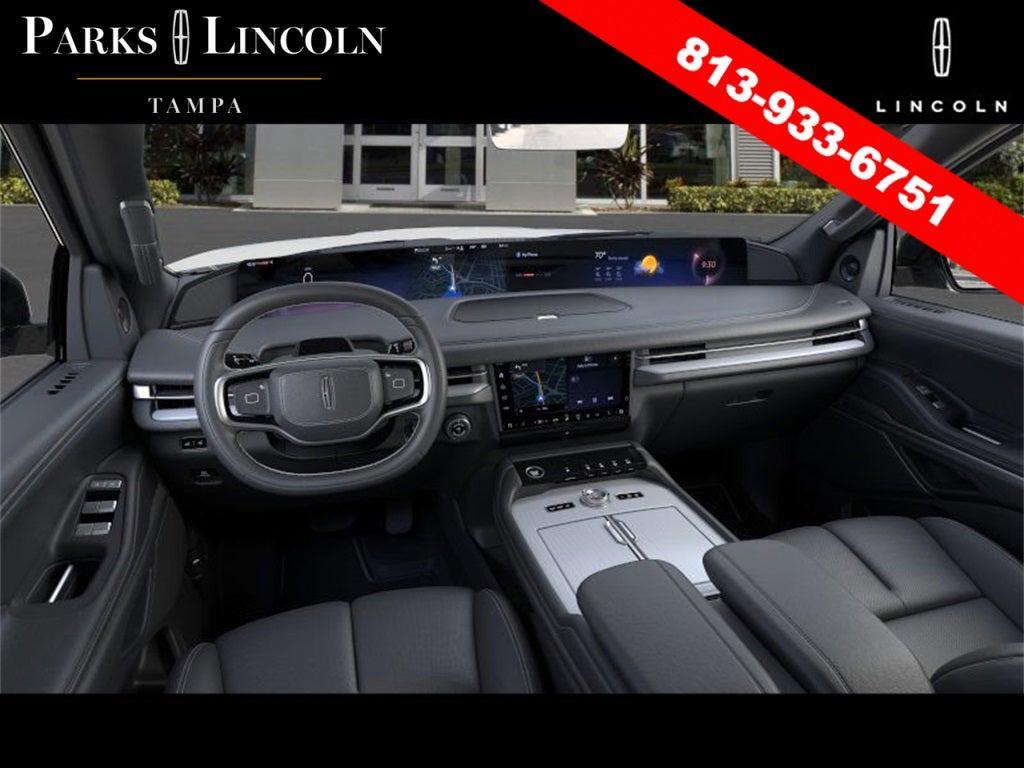 new 2025 Lincoln Navigator car, priced at $105,542