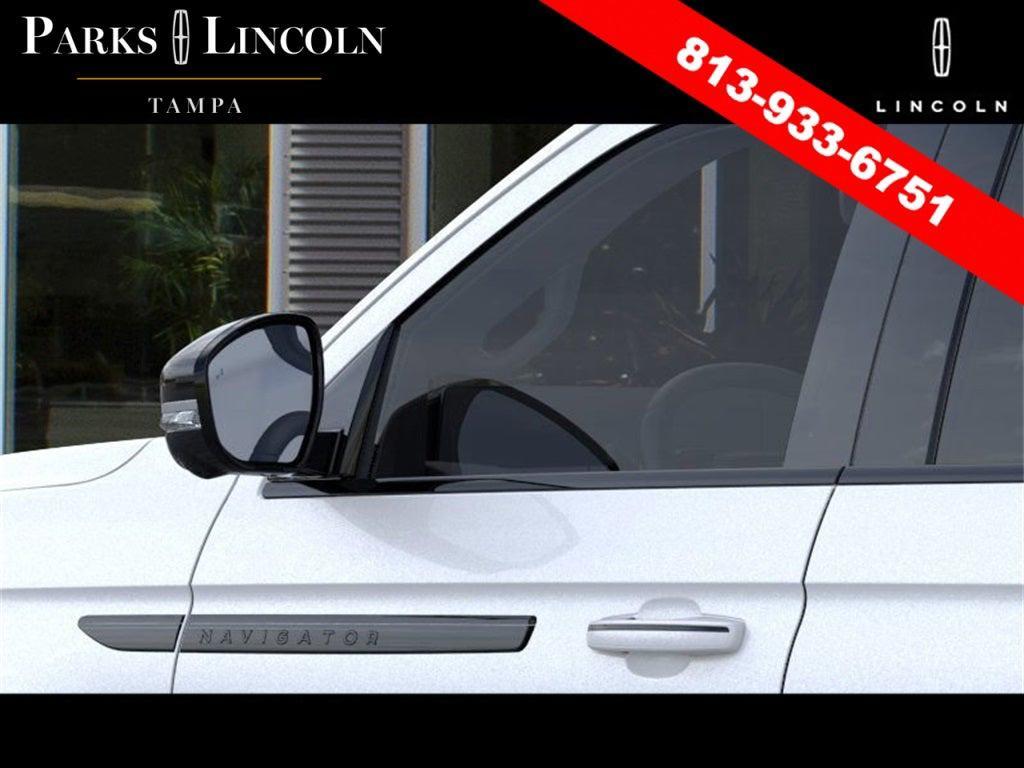 new 2025 Lincoln Navigator car, priced at $105,542