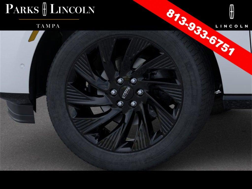 new 2025 Lincoln Navigator car, priced at $105,542