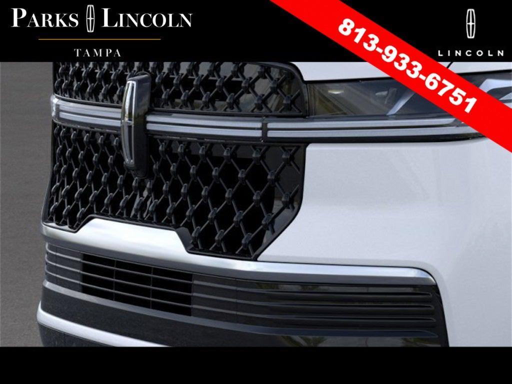 new 2025 Lincoln Navigator car, priced at $105,542