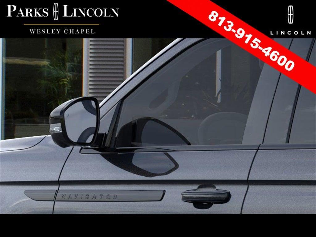 new 2025 Lincoln Navigator car, priced at $103,978