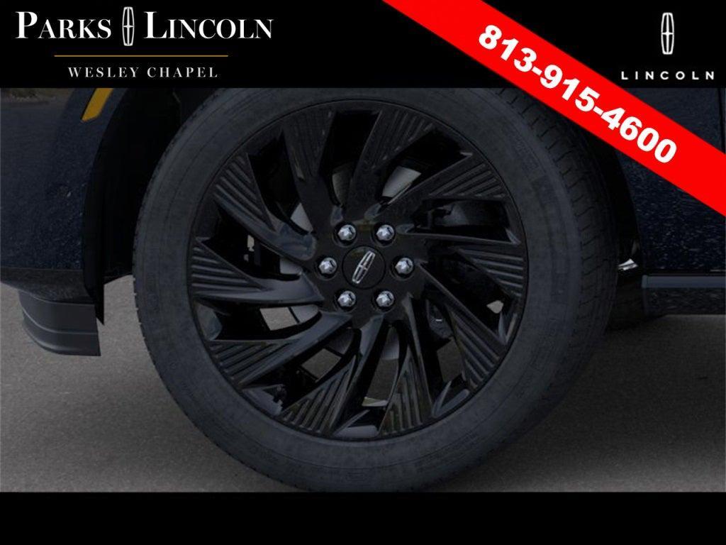 new 2025 Lincoln Navigator car, priced at $103,978