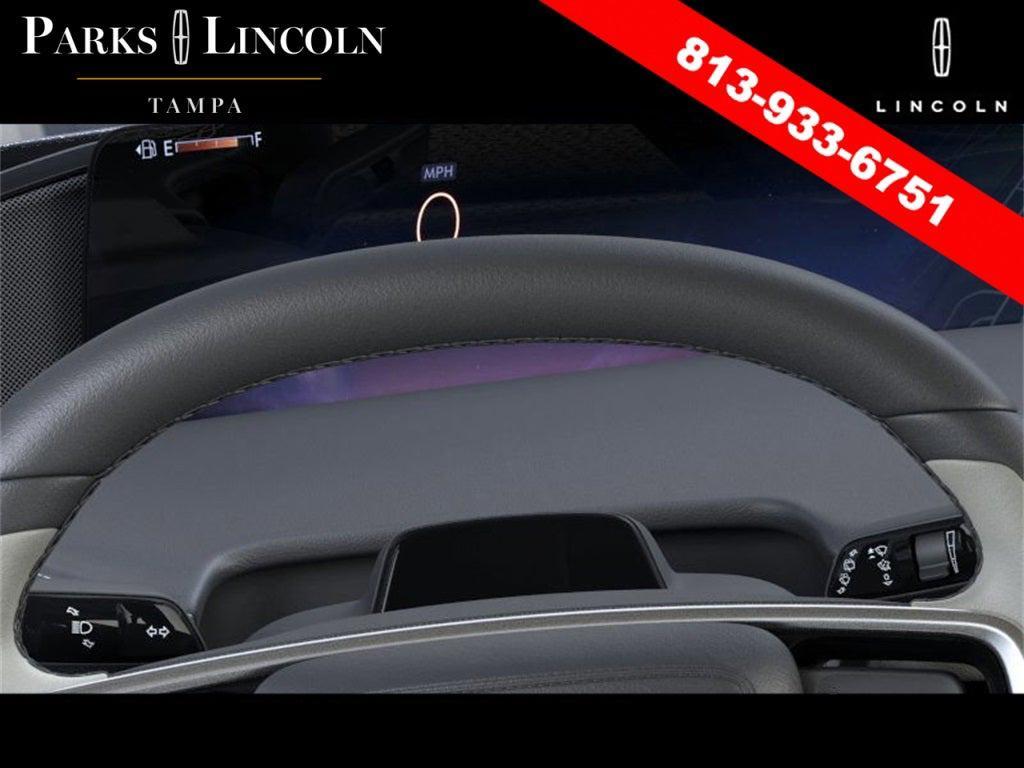 new 2025 Lincoln Navigator car, priced at $102,182