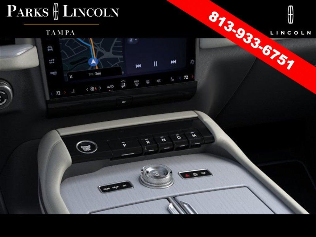 new 2025 Lincoln Navigator car, priced at $102,182
