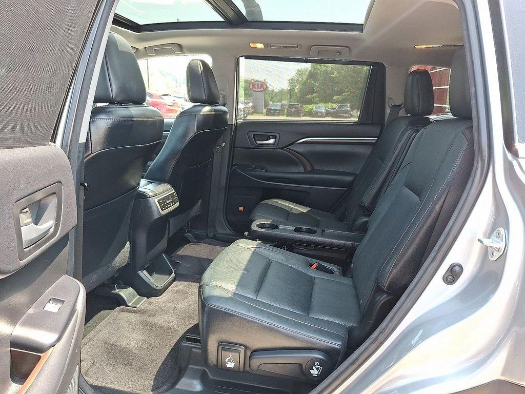 used 2015 Toyota Highlander car, priced at $19,700