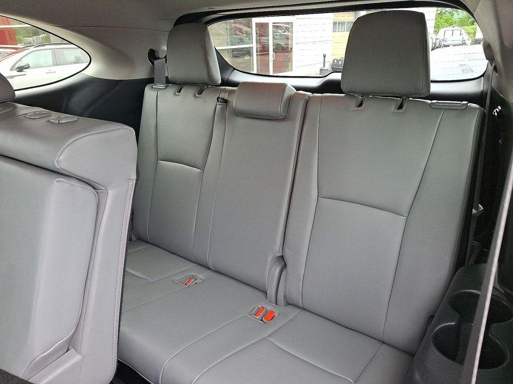 used 2021 Toyota Highlander car, priced at $33,900