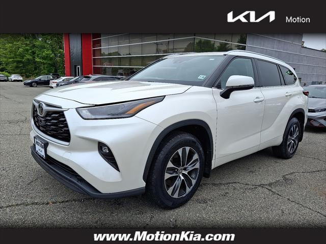used 2021 Toyota Highlander car, priced at $33,900