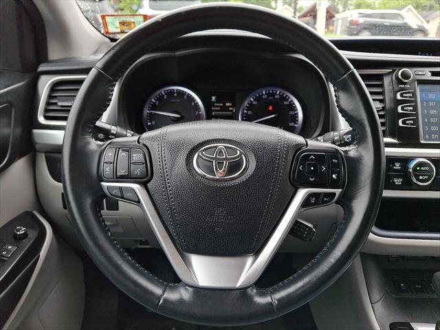 used 2018 Toyota Highlander car, priced at $20,485