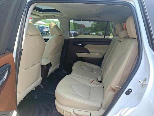 used 2022 Toyota Highlander car, priced at $36,995
