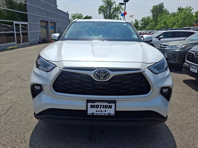 used 2022 Toyota Highlander car, priced at $36,995