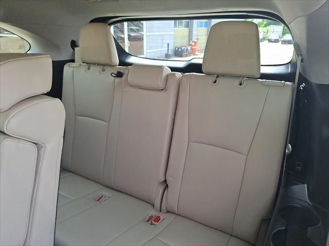 used 2022 Toyota Highlander car, priced at $36,995
