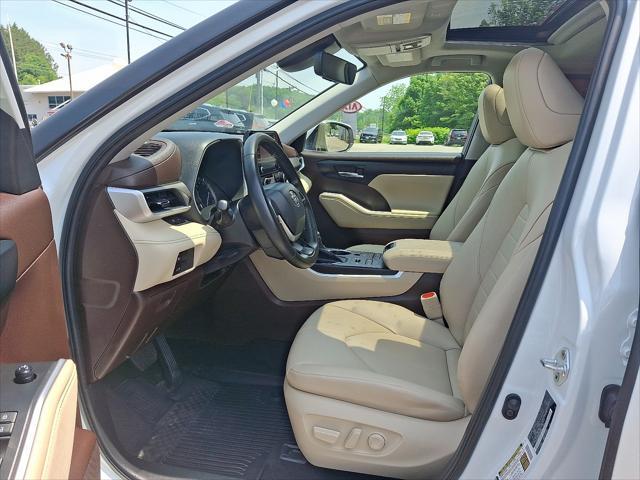 used 2022 Toyota Highlander car, priced at $36,995