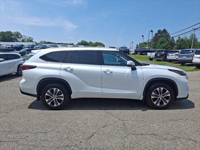 used 2022 Toyota Highlander car, priced at $36,995