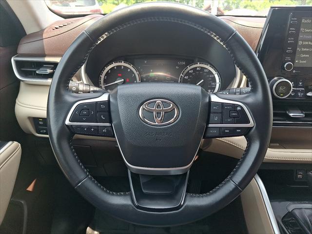 used 2022 Toyota Highlander car, priced at $36,995