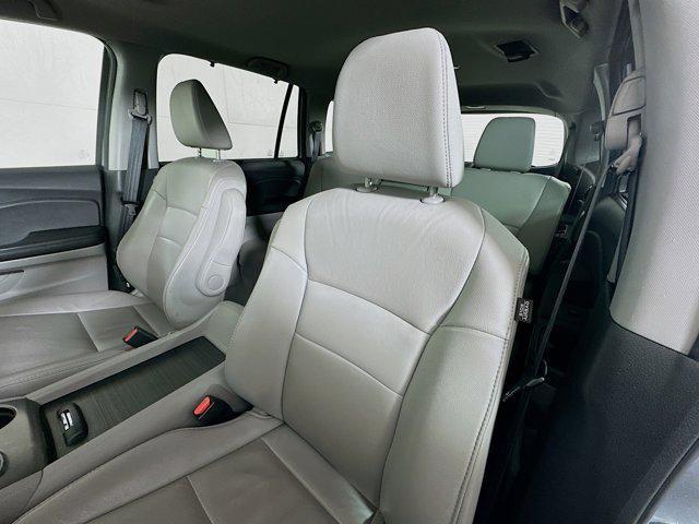 used 2022 Honda Pilot car, priced at $32,991