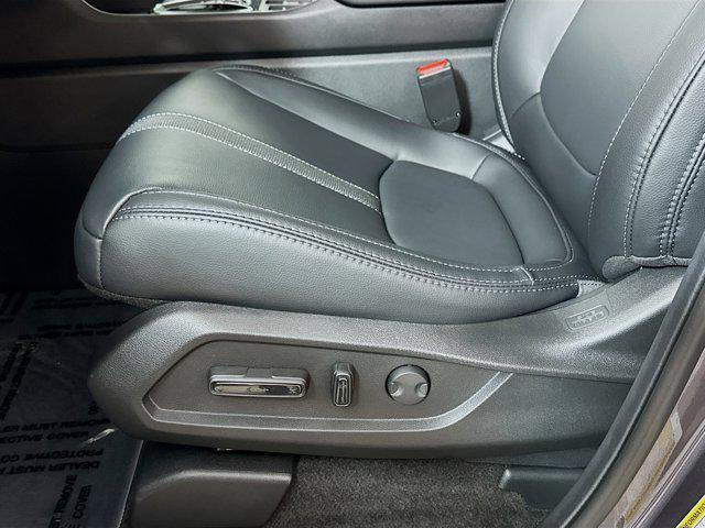 new 2025 Honda Pilot car, priced at $51,095
