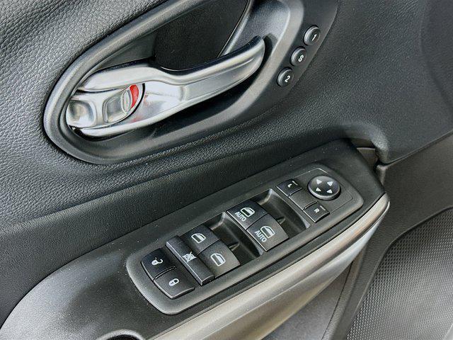 used 2019 Jeep Cherokee car, priced at $15,938