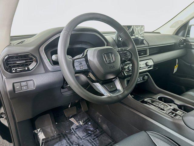 new 2025 Honda Pilot car, priced at $54,575
