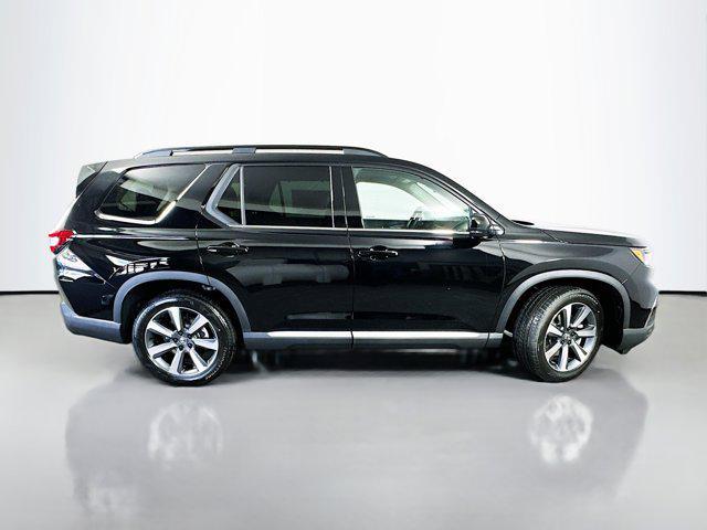 new 2025 Honda Pilot car, priced at $54,575