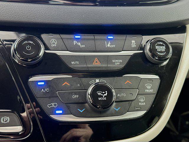 used 2023 Chrysler Pacifica car, priced at $26,309