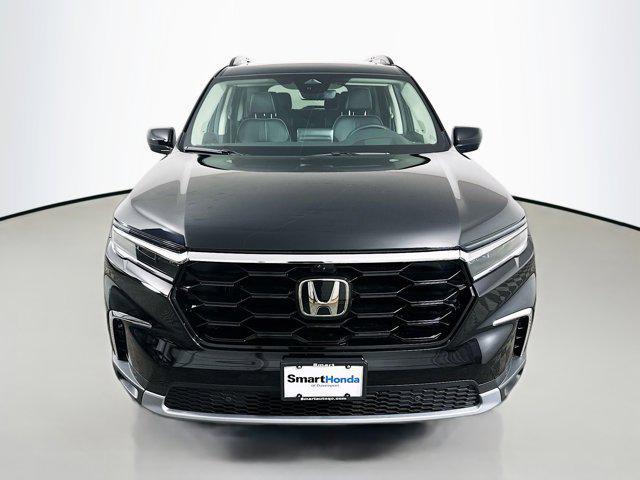 new 2025 Honda Pilot car, priced at $54,530