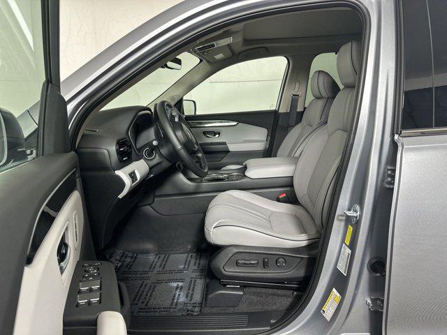 used 2025 Honda Pilot car