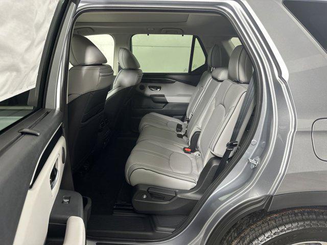 used 2025 Honda Pilot car