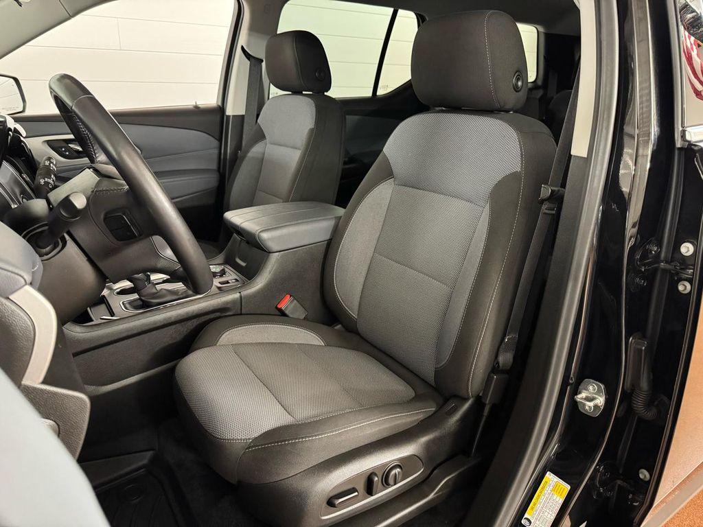 used 2021 Chevrolet Traverse car, priced at $24,987