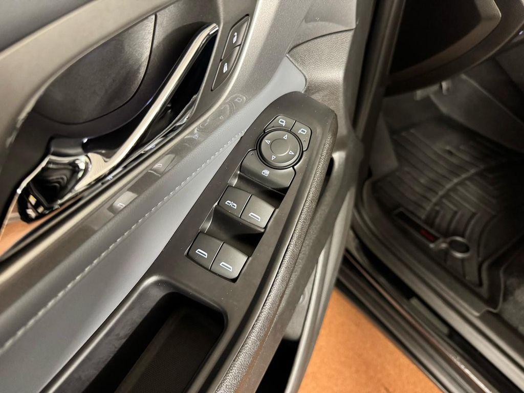 used 2021 Chevrolet Traverse car, priced at $24,987