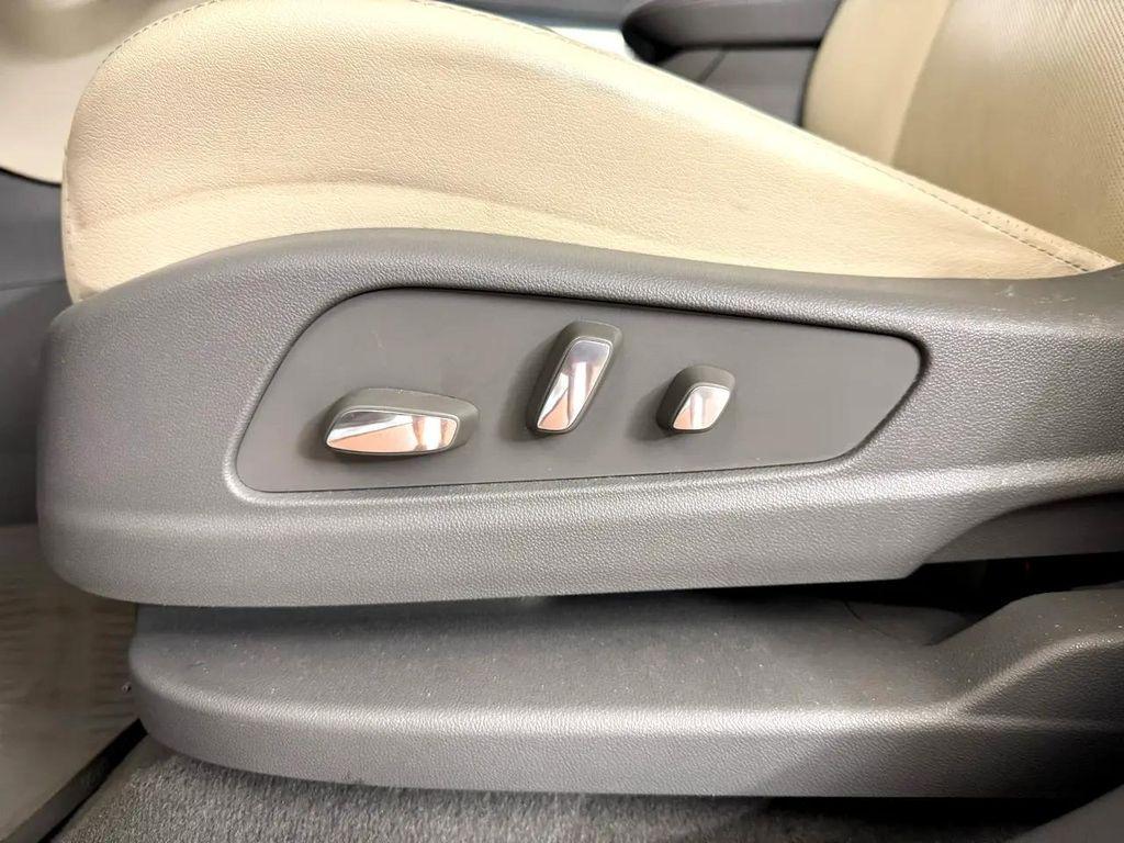 used 2023 Cadillac XT5 car, priced at $34,987