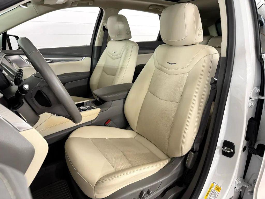 used 2023 Cadillac XT5 car, priced at $34,987