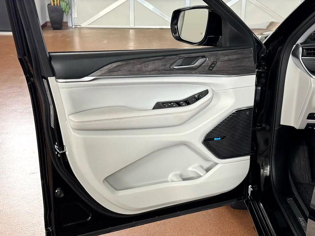 used 2022 Jeep Grand Cherokee car, priced at $36,987
