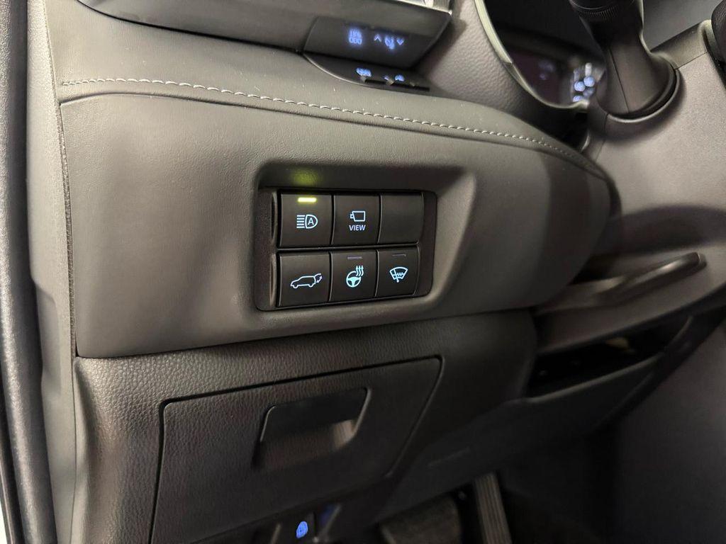 used 2022 Toyota Highlander car, priced at $43,987