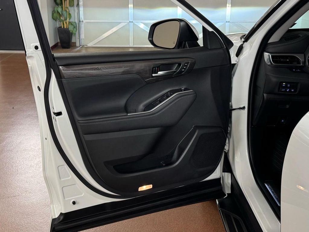 used 2022 Toyota Highlander car, priced at $43,987