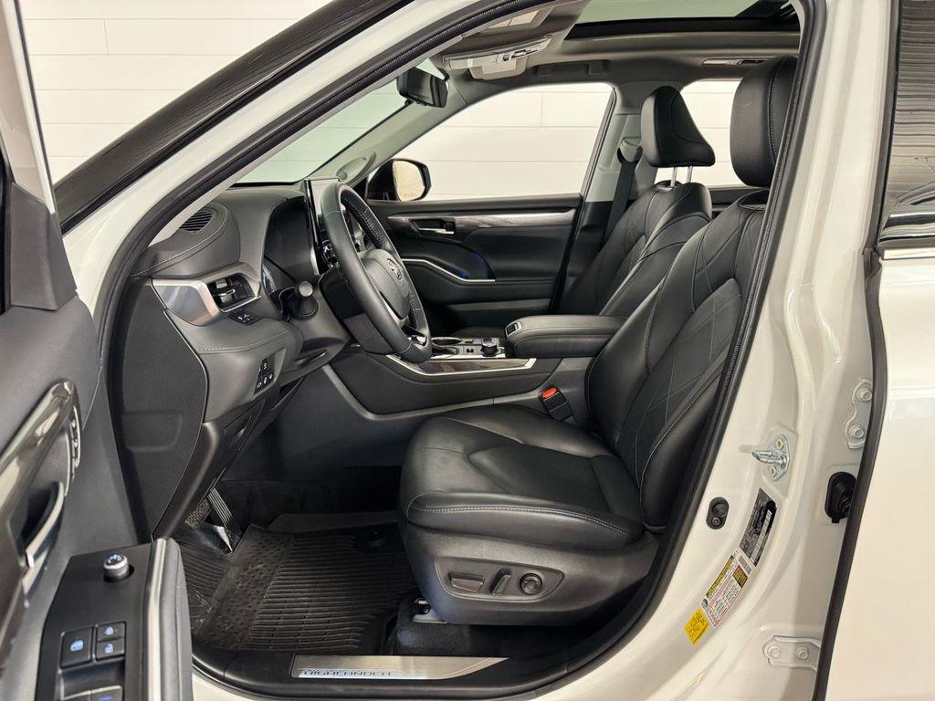 used 2022 Toyota Highlander car, priced at $43,987