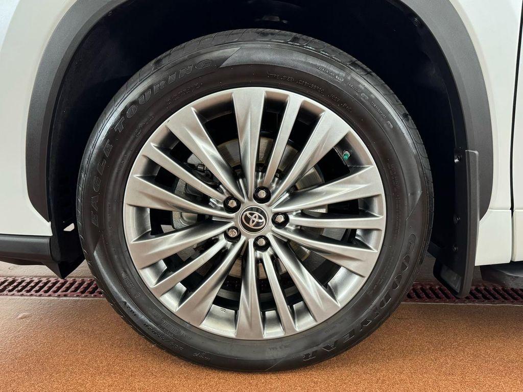 used 2022 Toyota Highlander car, priced at $43,987