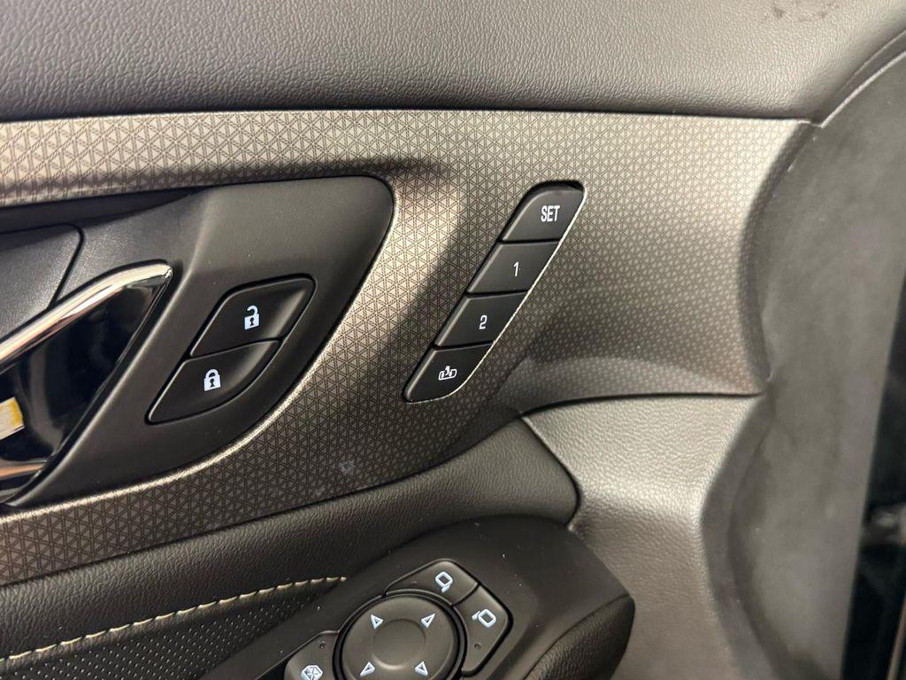 used 2022 Chevrolet Traverse car, priced at $35,987