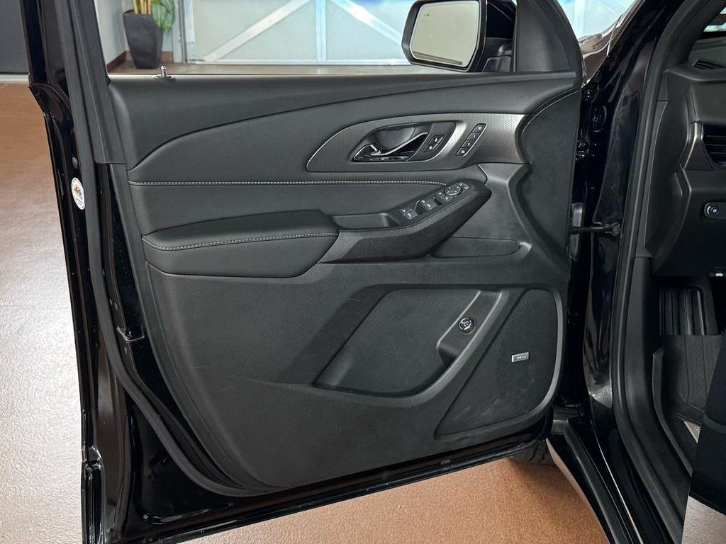 used 2022 Chevrolet Traverse car, priced at $35,987