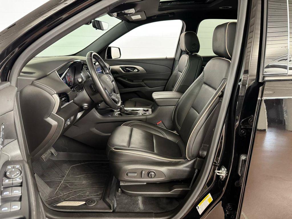 used 2022 Chevrolet Traverse car, priced at $35,987