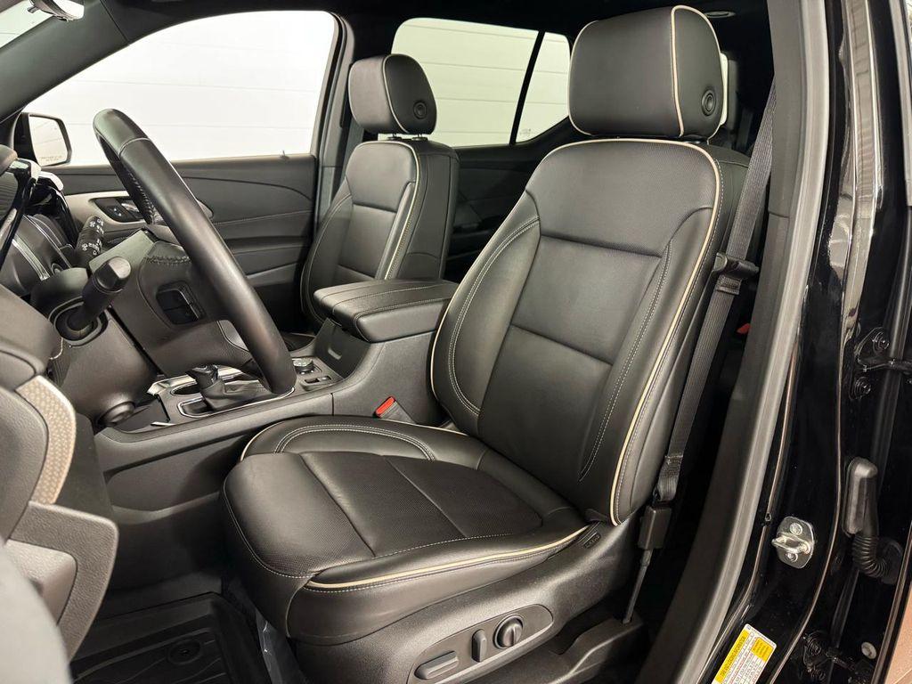 used 2022 Chevrolet Traverse car, priced at $35,987