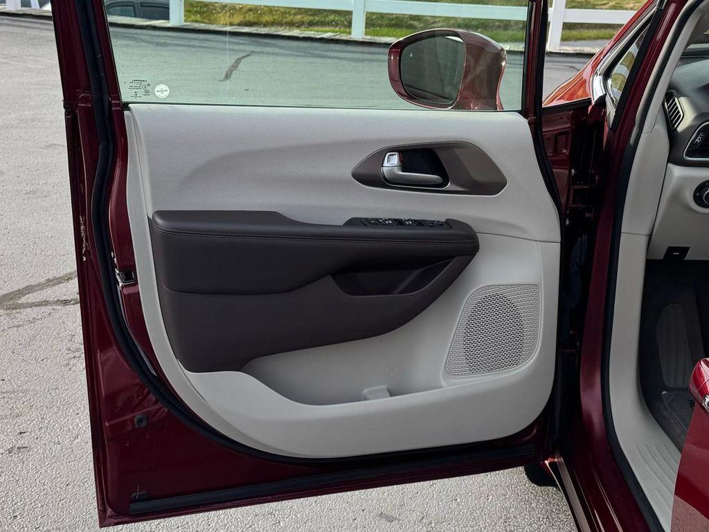 used 2018 Chrysler Pacifica car, priced at $17,987