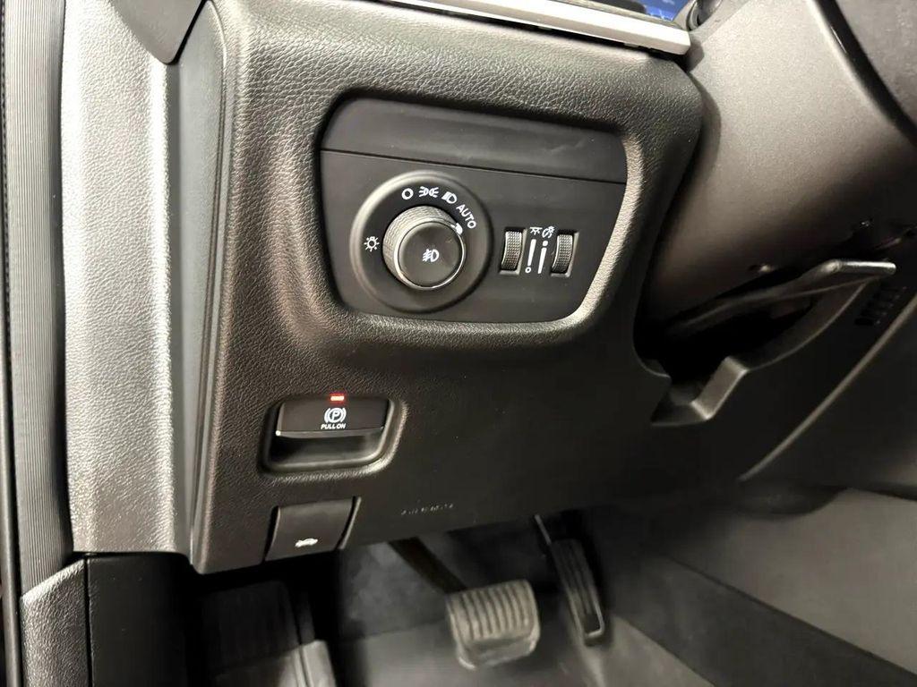 used 2024 Jeep Grand Cherokee car, priced at $38,987