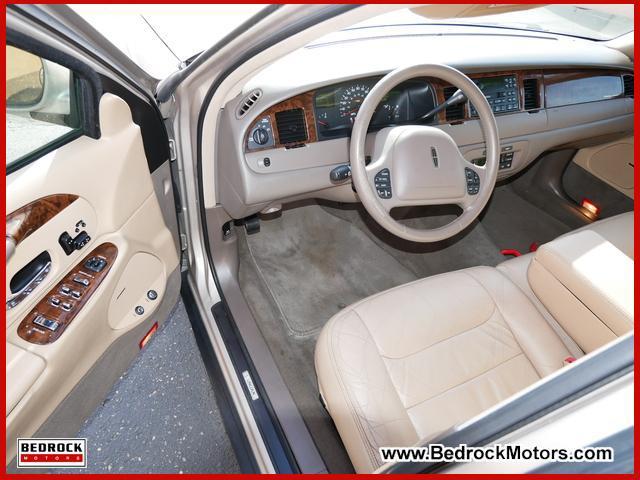 used 1998 Lincoln Town Car car, priced at $6,288